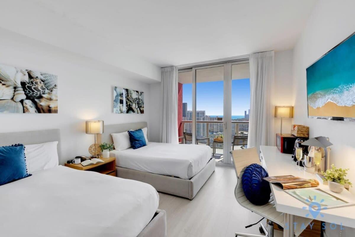 Amenities BALCONY w Stunning Views-Beachfront Hallandale Beach Exterior foto