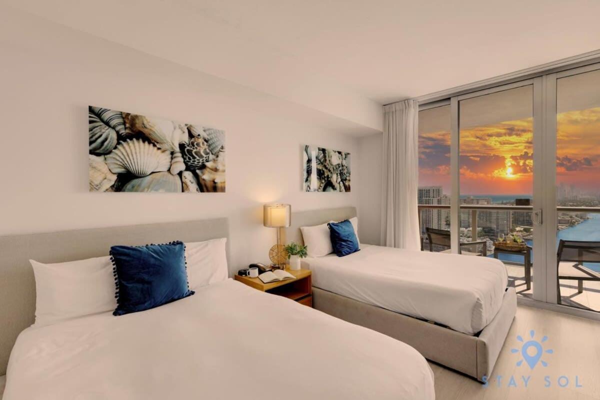 Amenities BALCONY w Stunning Views-Beachfront Hallandale Beach Exterior foto