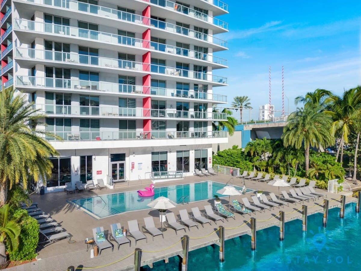 Amenities BALCONY w Stunning Views-Beachfront Hallandale Beach Exterior foto