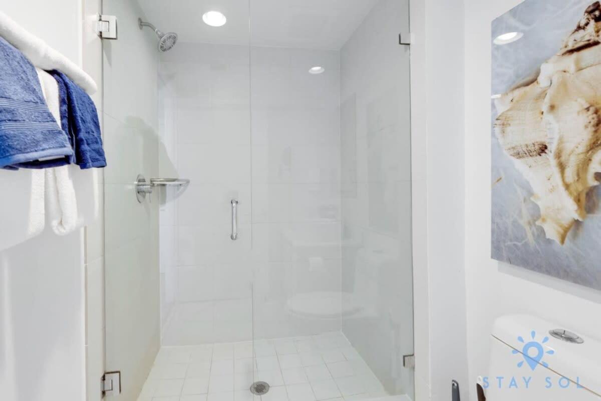 Amenities BALCONY w Stunning Views-Beachfront Hallandale Beach Exterior foto