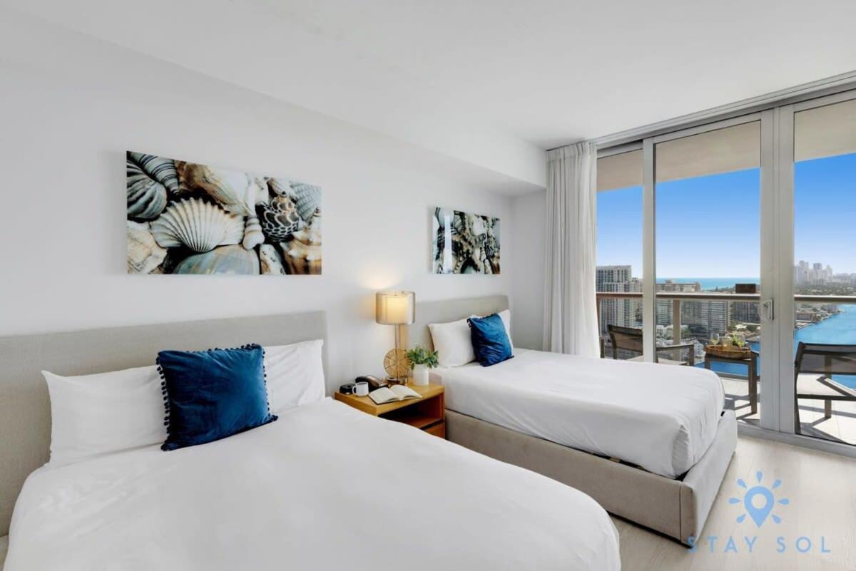 Amenities BALCONY w Stunning Views-Beachfront Hallandale Beach Exterior foto